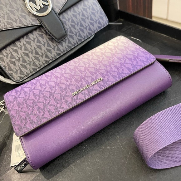 MICHAEL KORS Jet Set Large Ombré Signature Logo Crossbody Bag
Dark Purple
NWT - Picture 5 of 16